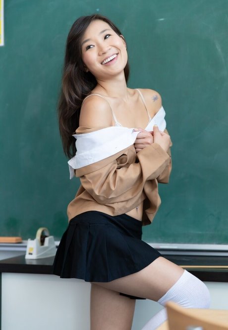 Jeannie Elise Mai 高品質女優 写真