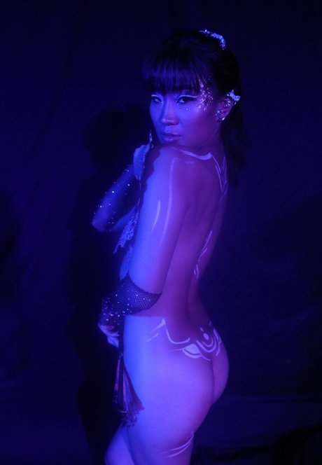 Jeannie Elise Mai ポルノモデル ギャラリー