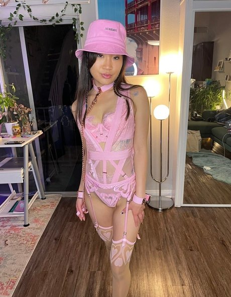 Jeannie Elise Mai アート女優 ギャラリー