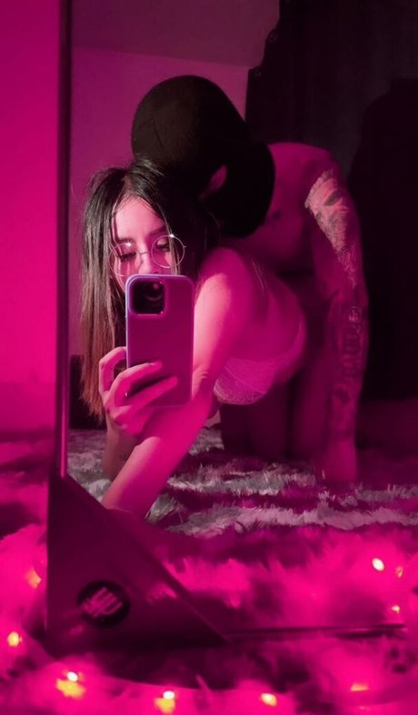 Karina Carbajal 裸のモデル 写真