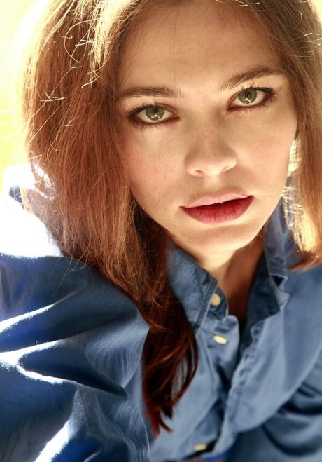 Nina Kraviz スター 裸 画像