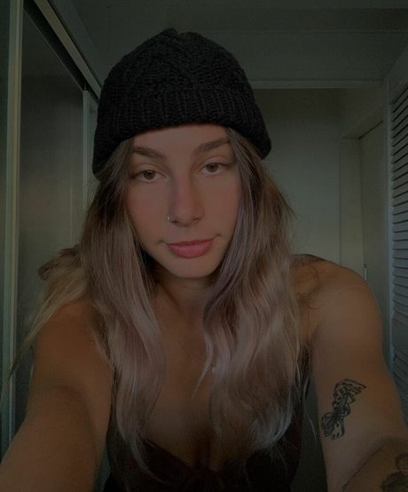 lilyinnes ホットスター 画像