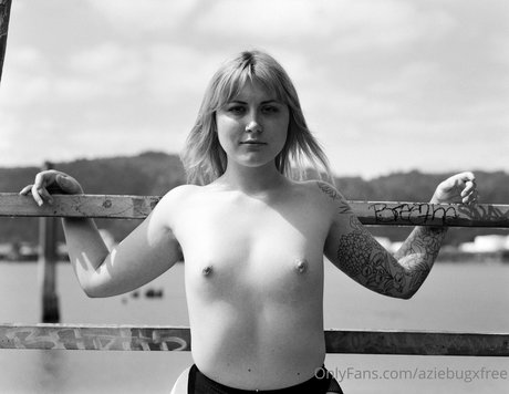 aziebugxfree セックスモデル 写真