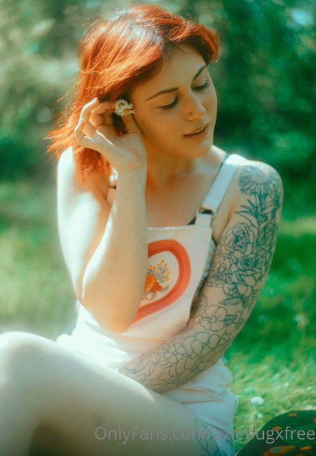 aziebugxfree スター 裸 写真