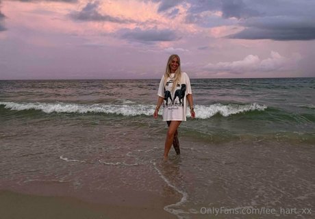 lee hart xx アートスター 写真