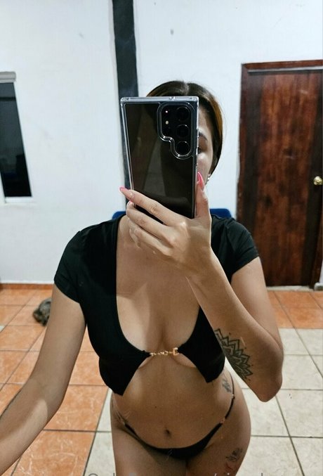 ダーティトークオンリーファンズ 無料裸 写真