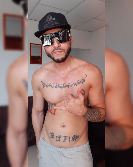 _YORSH DADDY VIP エロティック女優 写真