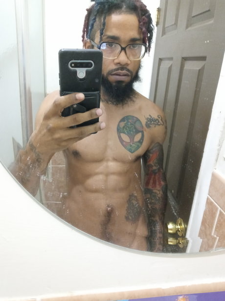 クーガーオンリーファンズ 無料裸 画像