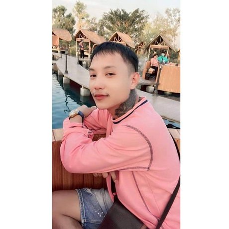 Khanin ポルノスター 裸 写真