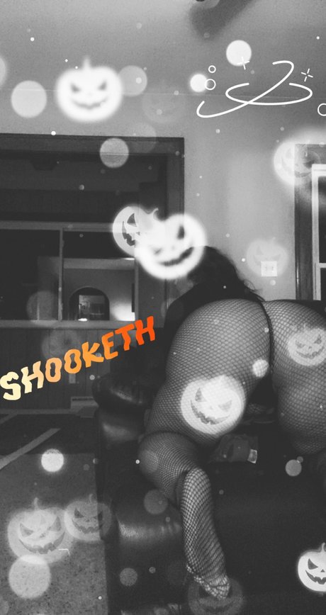 Ganja queen ポルノスター ヌード 写真