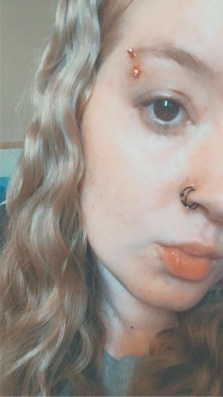 LovelyLeo94 セクシー女優 写真