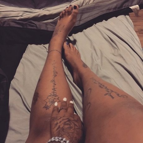 Tattoobunny セクシーモデル 画像