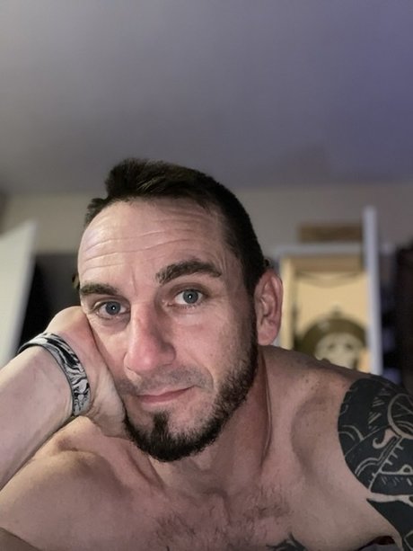 Richard Enyamoth ホットなポルノスター 画像