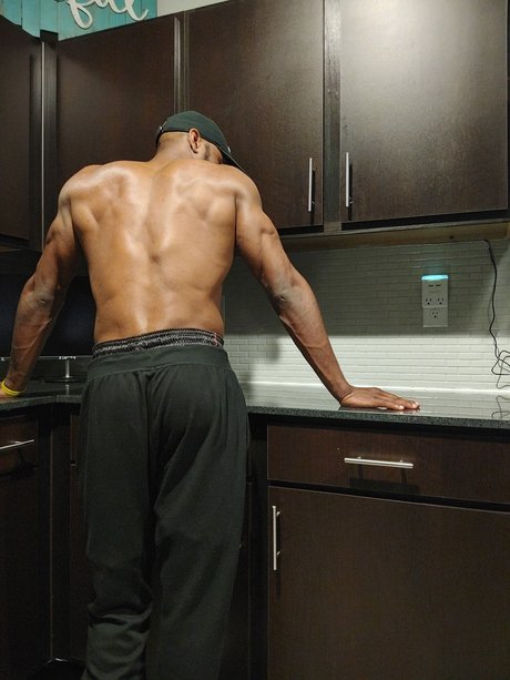 Nikko Kain スター 画像