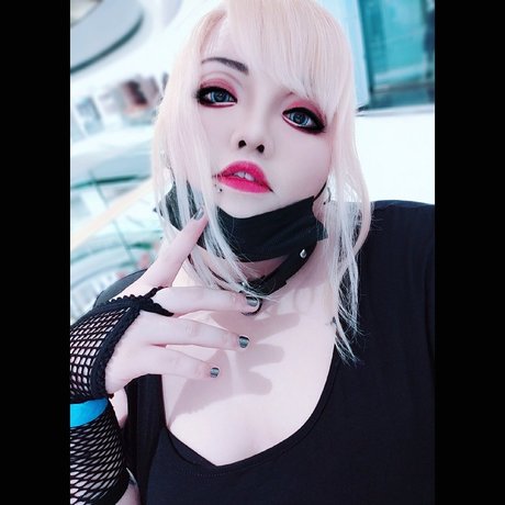 ミニドレス OnlyFans エロチック 画像