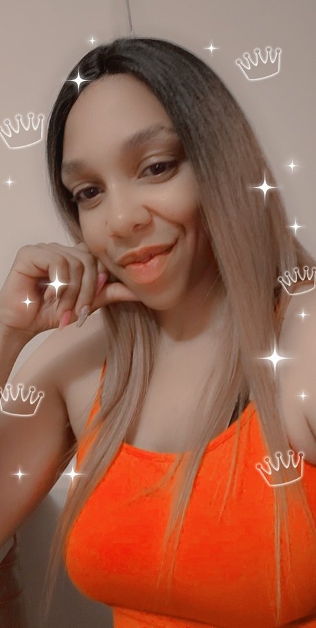 OnlyFansの普及 ヌード 写真