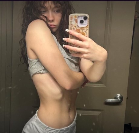 Skylar West ヌードモデル 写真