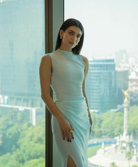 Claudia Doumit 限定モデル 写真