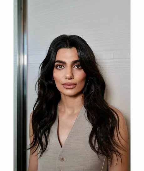 Claudia Doumit ポルノスター アート ギャラリー