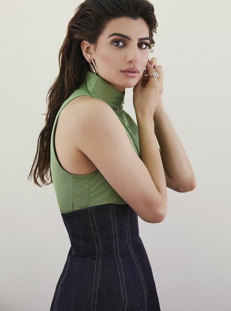 Claudia Doumit ポルノスター トップ 写真