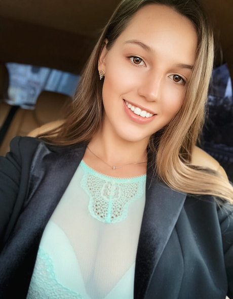 Sweet Elena 裸の女優 写真