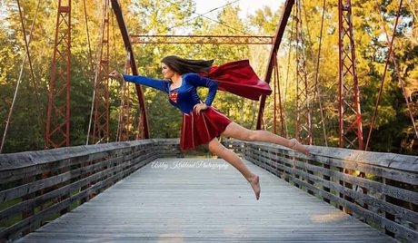 Hallie Clark ヌードモデル 画像