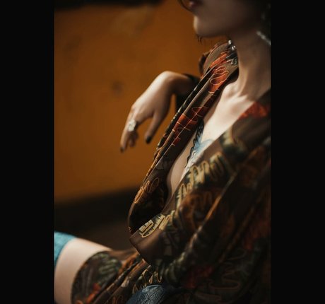 morethanb od y アートスター 写真