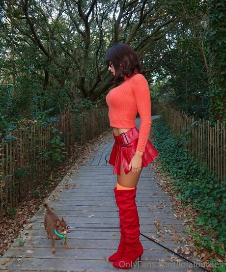 主観視点の手コキOnlyFans 美しい裸 写真