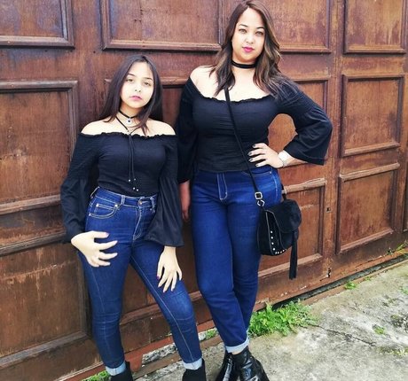 小人の裸OnlyFans ホット裸 写真