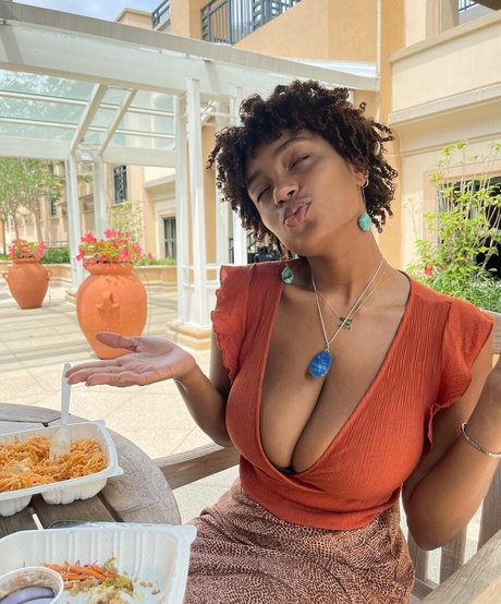 Plantbae トップモデル 写真