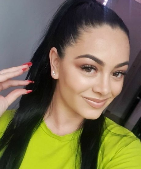 Klara Devine 女優 写真