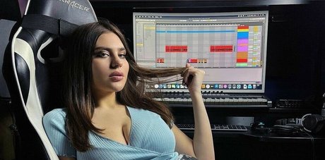 若い黒人女性オンリーファンズ えろ アーカイブ