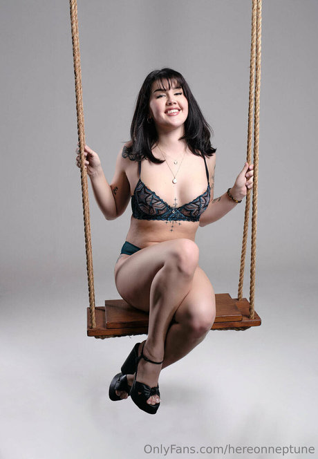 セクシーなドレスOnlyFans アダルト無料 画像