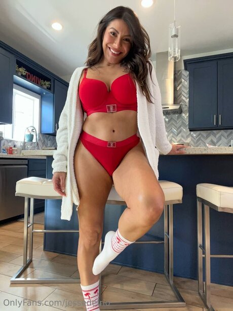 巨乳ティーンオンリーファンズ ポルノ 画像