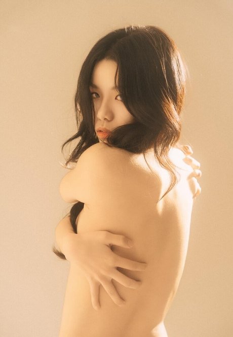 エボニーアジアンOnlyFans アートヌード ギャラリー