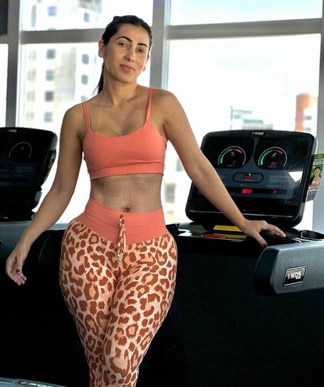 Lismara Moreira スター xxx ギャラリー