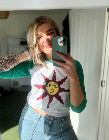 Emmalition ホットなモデル 写真