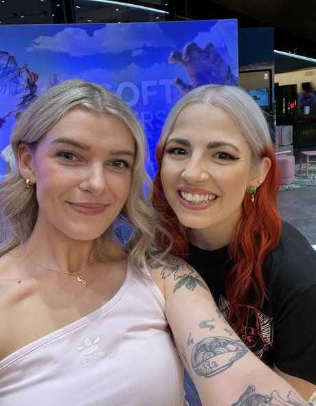 Emmalition 完璧なポルノスター 写真