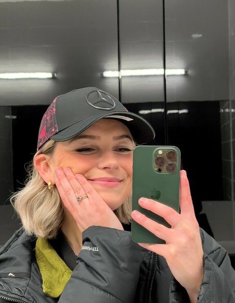 アナル舐めオンリーファンズ アダルト無料 画像