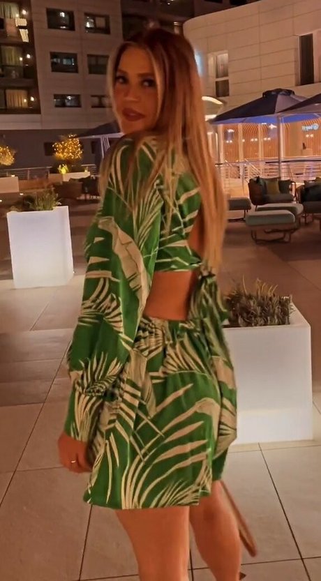 Ella Anastasiou ホットスター 写真