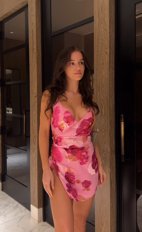 巨乳 パイズリ OnlyFans 限定 画像