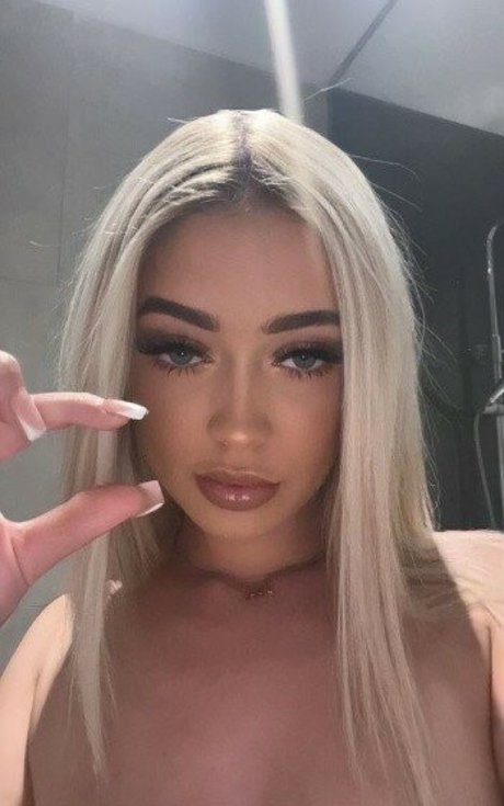 裸の熟女オンリーファンズ 美しい 画像