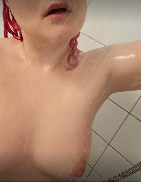 SarahofHorror ヌードスター 写真