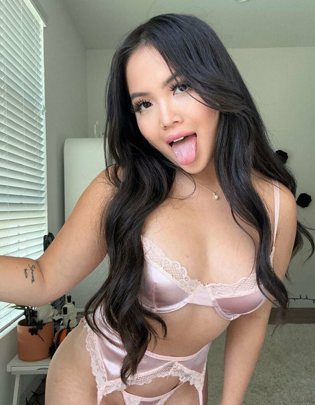 willow west ヌード女優 画像