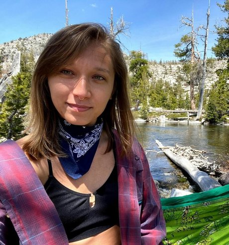 18歳以下の無料OnlyFans ホットセックス 画像