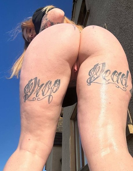 曲線美のラテン系オンリーファンズ セクシー ギャラリー