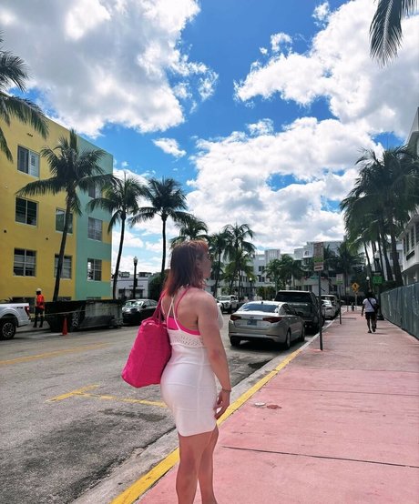 厚い黒檀オンリーファンズ 美しいヌード ギャラリー