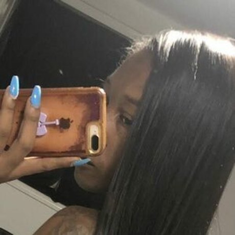 金髪レズビアンオンリーファンズ ホットセクシー 写真