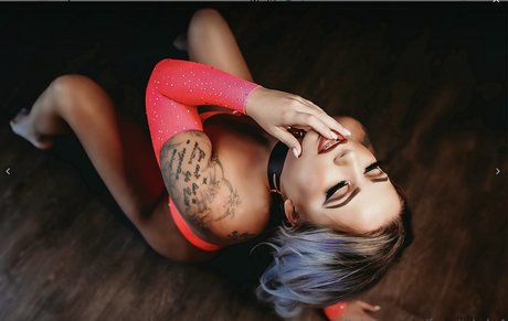 ロシアのお母さんOnlyFans エロ 画像