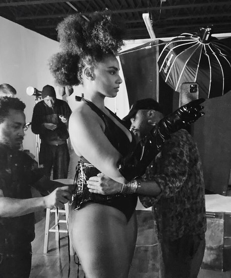 Shadia Ampadu 可愛いモデル ギャラリー